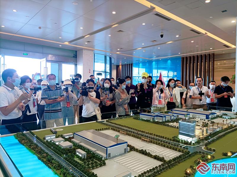 “中国有约•你好福建”第三站走进福州福清市清洁能源、高端制造引中外记者关注