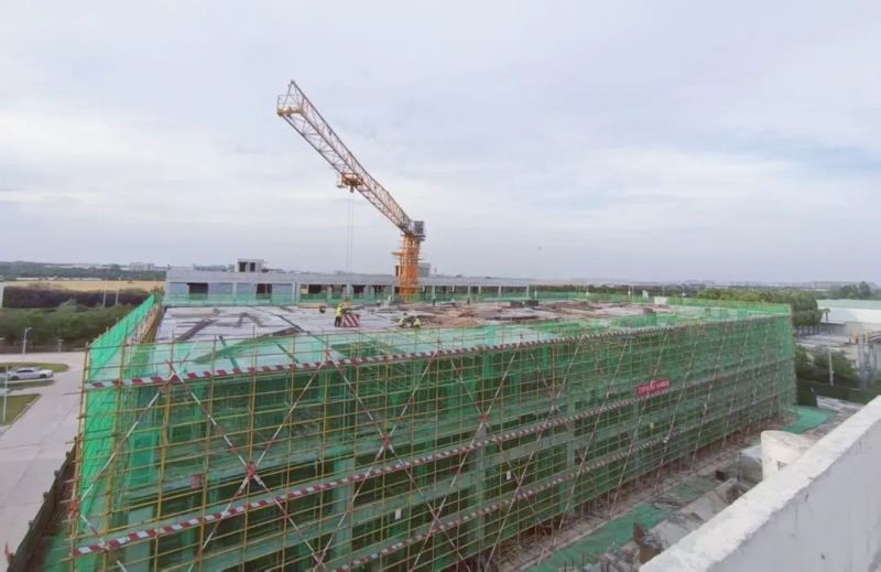 秦汉新城中南高科·秦汉智康云谷基地三期5厂房主体封顶