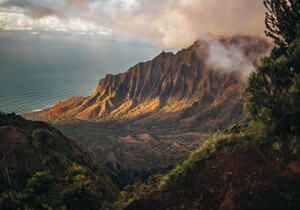 73亿元！一上市券商卖楼