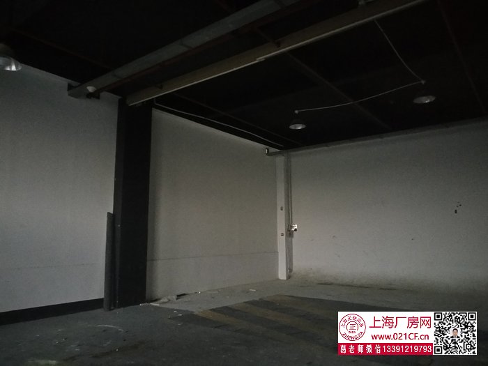 g1777 宝山 地铁一号线呼兰路站附近500米左右 一楼350平方米厂房仓库办公楼出租 2.7元